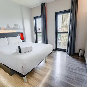 ** Hotel Easyhotel Barcelona Fira España